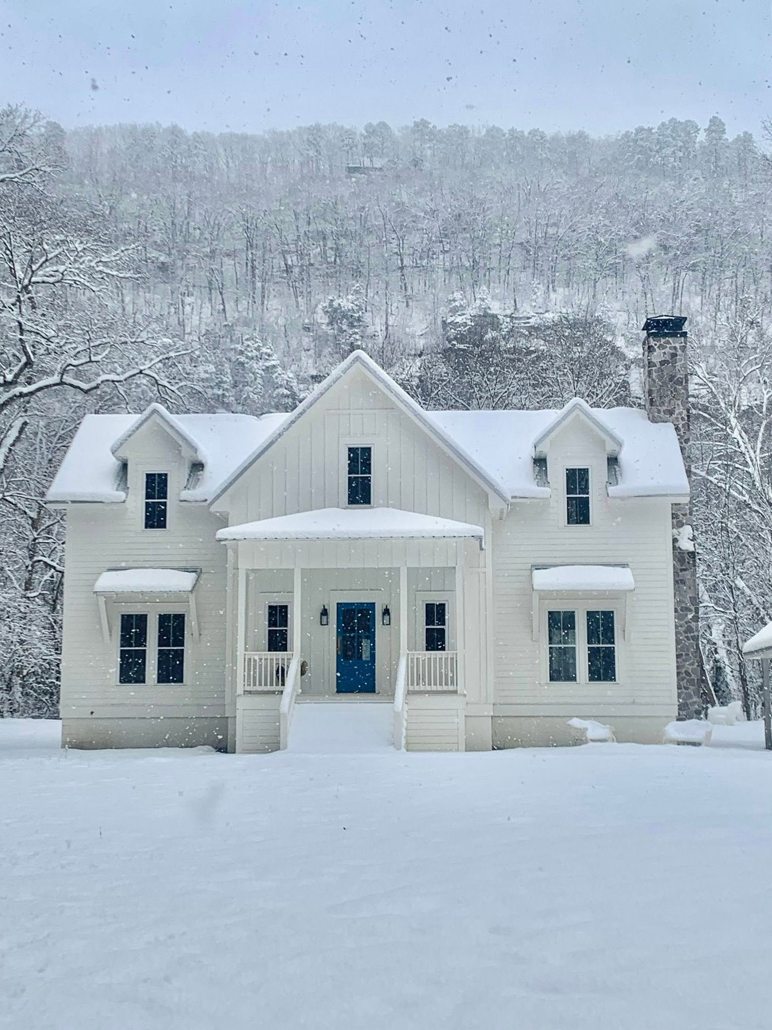 Custom new home by Mayfield Construction, Greers Ferry Lake area AR